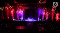 Konser yang dipromotori oleh Dyandra Global itu bertajuk The Boyz 2nd World Tour: Zeneration in Jakarta dengan membawakan sejumlah lagu di antaranya Ego, Reveal, Awake, dan Roar. (Liputan6.com/Herman Zakharia)