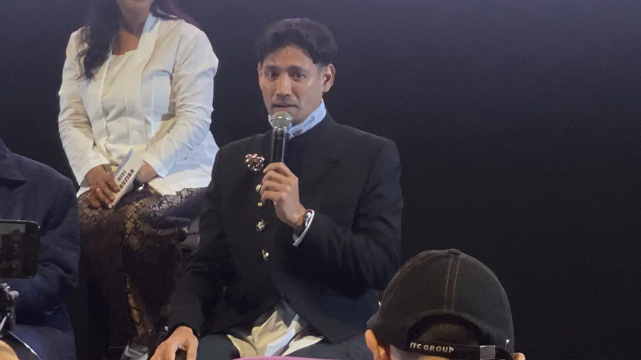 Tarra Budiman dalam konferensi pers film Beautiful Pain yang dihelat di Jakarta, Kamis (15/10/2026). (Liputan6.com/Nola Vemiliana)