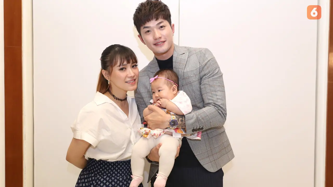 [Bintang] Lee Jeong Hoon dan Monique Octaviani alias Moa