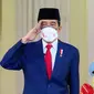 Jokowi dan Ma'ruf Amin kenakan setelan jas di upacara penurunan bendera (Youtube Sekretariat Presiden)