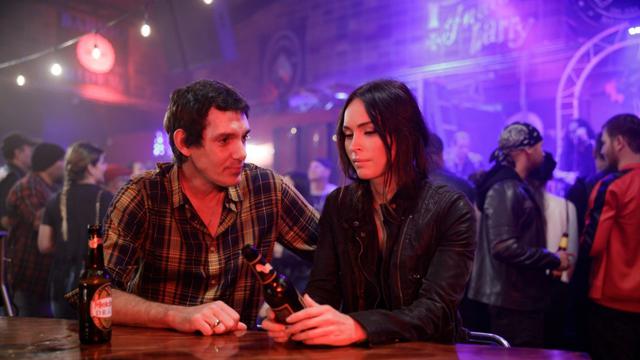 Salah satu adegan film Midnight in the Switchgrass. (Foto: Dok. Emmett Furla Oasis Films/ Lionsgate)