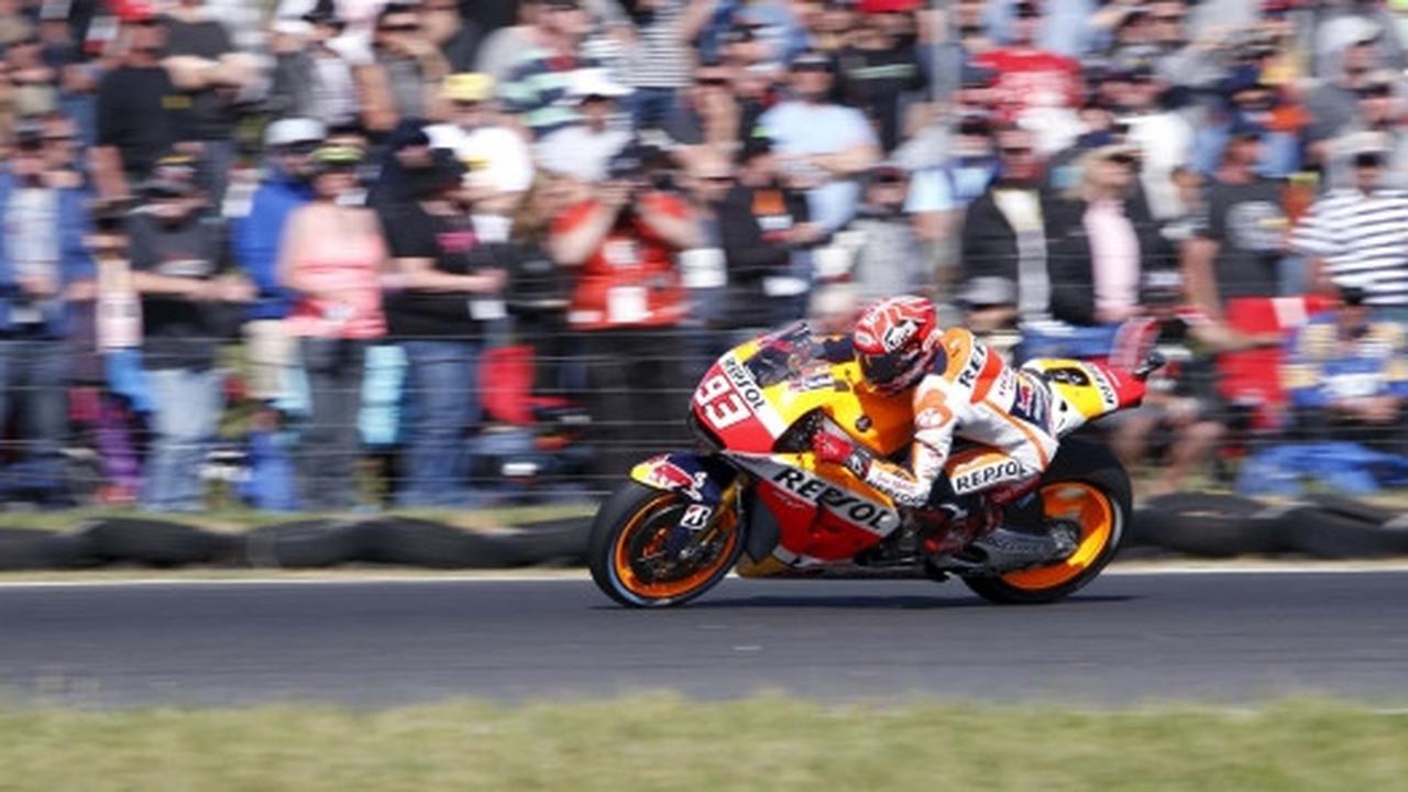 Duel sengit Marquez dan Lorenzo di sirkuit Phillip Island