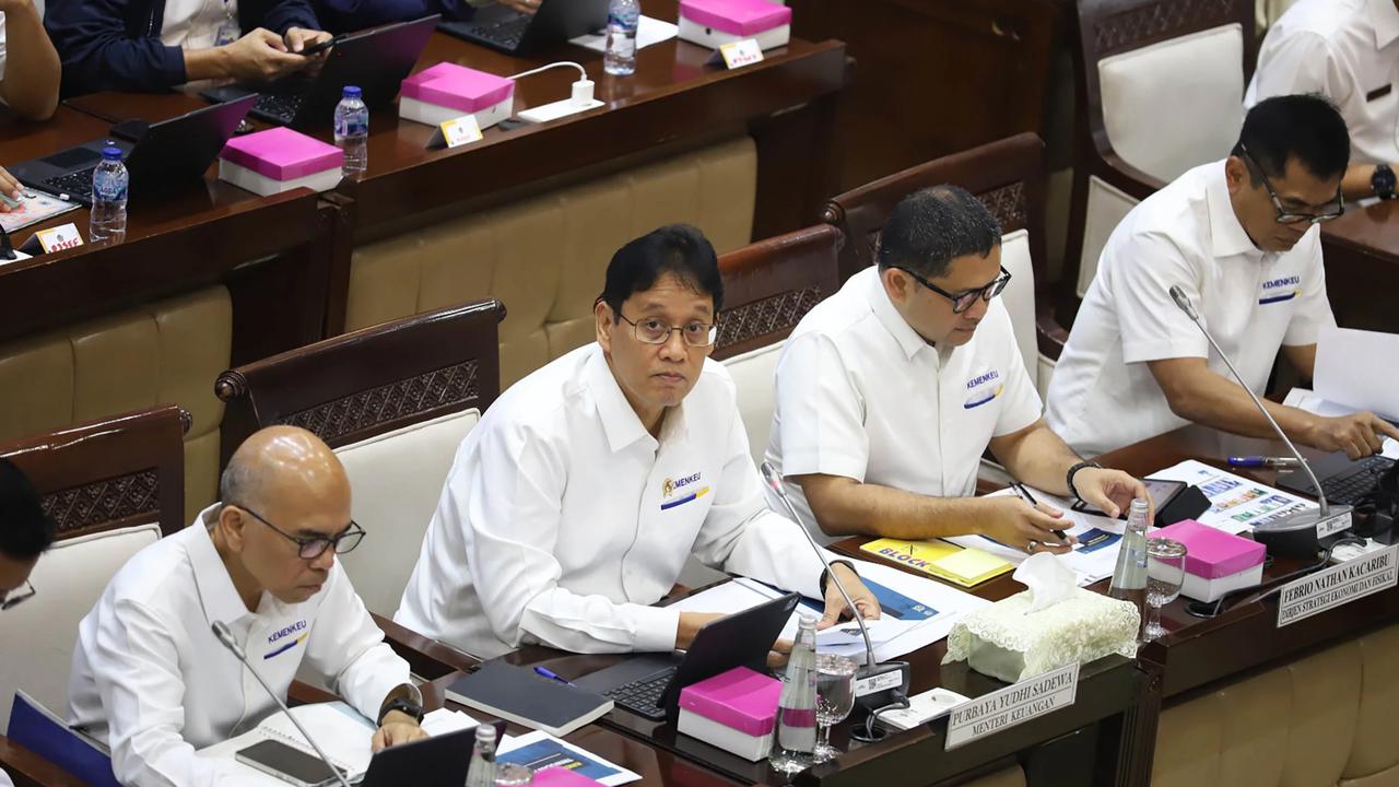 FOTO: Menkeu  Purbaya Pastikan BBM Bersubsidi Tidak Naik Hingga Akhir Tahun