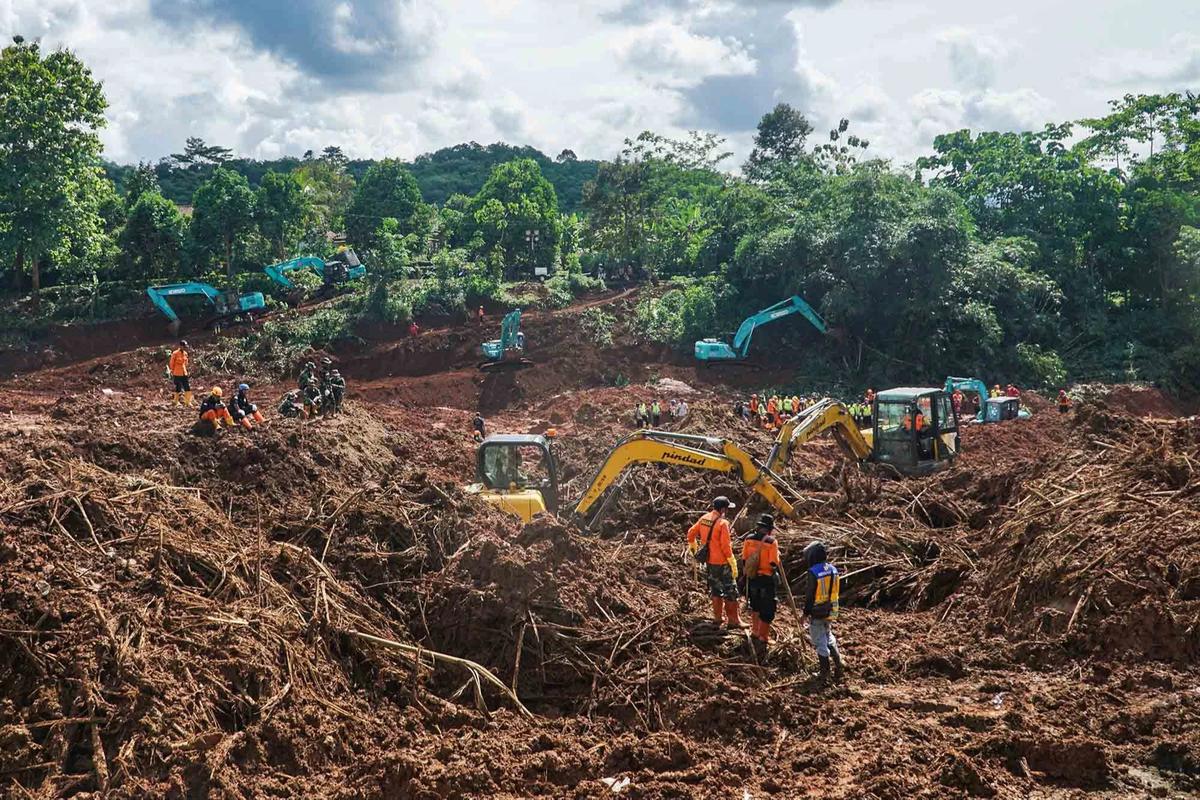 FOTO: Tragedi Longsor Majenang, 16 Korban Meninggal dan 7 Belum Ditemukan