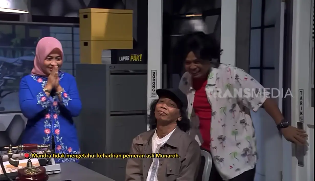 Beda dengan Munaroh yang terlihat di sinetron yang tayang perdana tahun 1994 silam, sedangkan Maryati Tohir beberapa  tahun belakangan ini tampil dengan mengenakan hijab. [Youtube/TRANS7 OFFICIAL]