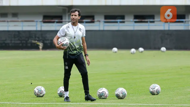 Foto: Persib Bandung Kembali Gelar Latihan Paska Libur Tragedi Kanjuruhan