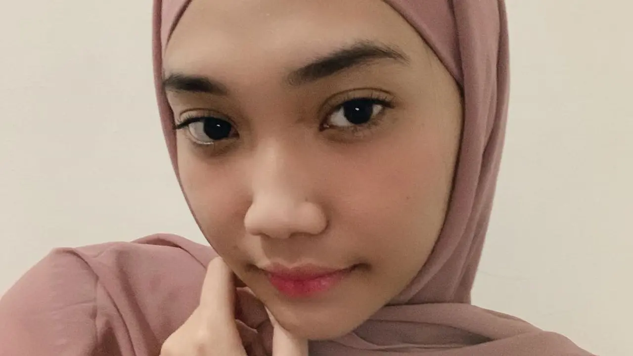 Gaya hijab Cindy Caroline