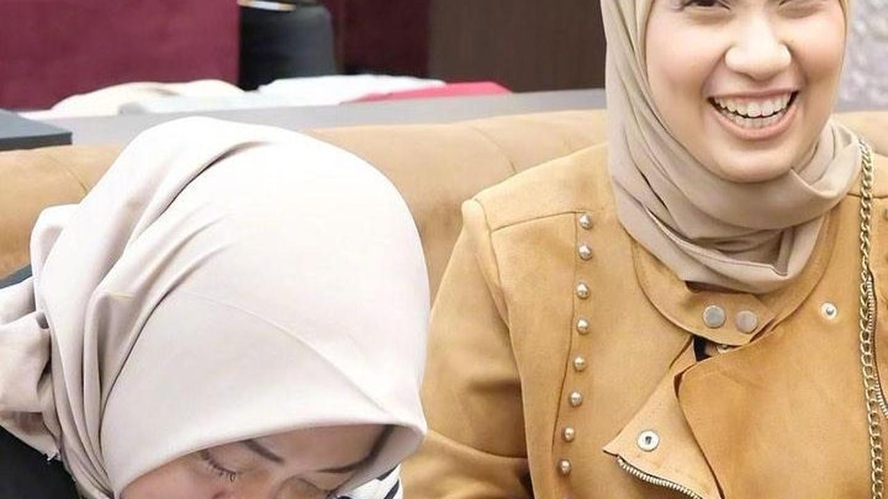 Cari Kain