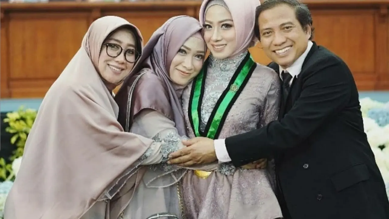 Firyal Nadiah Rahmah, Dokter Sekaligus Makeup Artits dengan Segudang Mimpi Mulia
