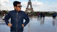 Beberapa waktu lalu, Tommy Kurniawan berada di Paris untuk syuting film barunya (Foto: Instagram)