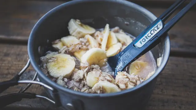 Ilustrasi banana oatmeal