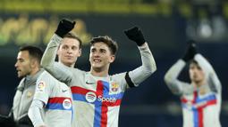 Pemain Barcelona, Gavi, merayakan kemenangan atas Villarreal pada laga Liga Spanyol di Stadion Ceramica, Minggu (12/2/2023). (AP Photo/Alberto Saiz)