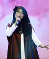 Penyanyi cantik yang selalu mengenakan hijab, Fatin Shidqia Lubis mengaku susah bangun pagi. (Deki Prayoga/Bintang.com)