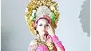 Di usia remaja ia sudah jadi model atau muse MUA dan attire pernikahan [Instagram/bellabonita_r.a]