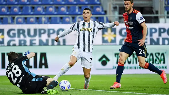 FOTO: Cristiano Ronaldo Mengamuk, Juventus Gilas Cagliari