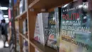 Salah satu buku yang terdapat di pasar buku Jakbook di Pasar Kenari, Jakarta Pusat, Selasa (30/4/2019). Pasar buku murah yang buka dari pukul 08.00 WIB-17.00 WIB ini menjual sejumlah buku, mulai dari buku bacaan hingga pengetahuan, layaknya toko buku. (merdeka.com/Iqbal S. Nugroho)