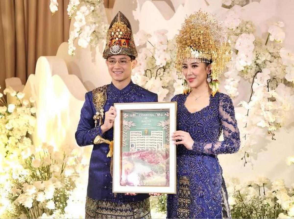 6 Potret Dekorasi Acara Pernikahan Teuku Rassya dan Cleantha Islan yang Serba Putih dan Elegan