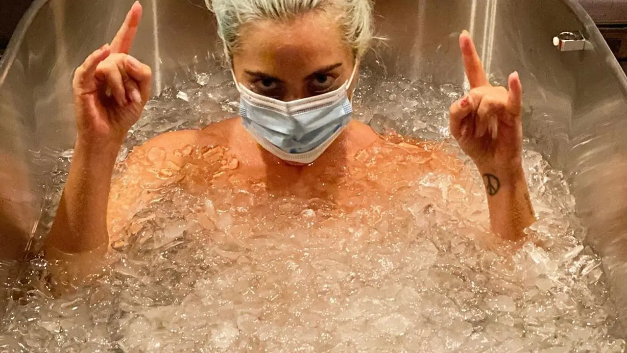 Manfaat Mengejutkan dari Ice Bath Therapy yang Sering Dilakukan Lady Gaga Setelah Manggung