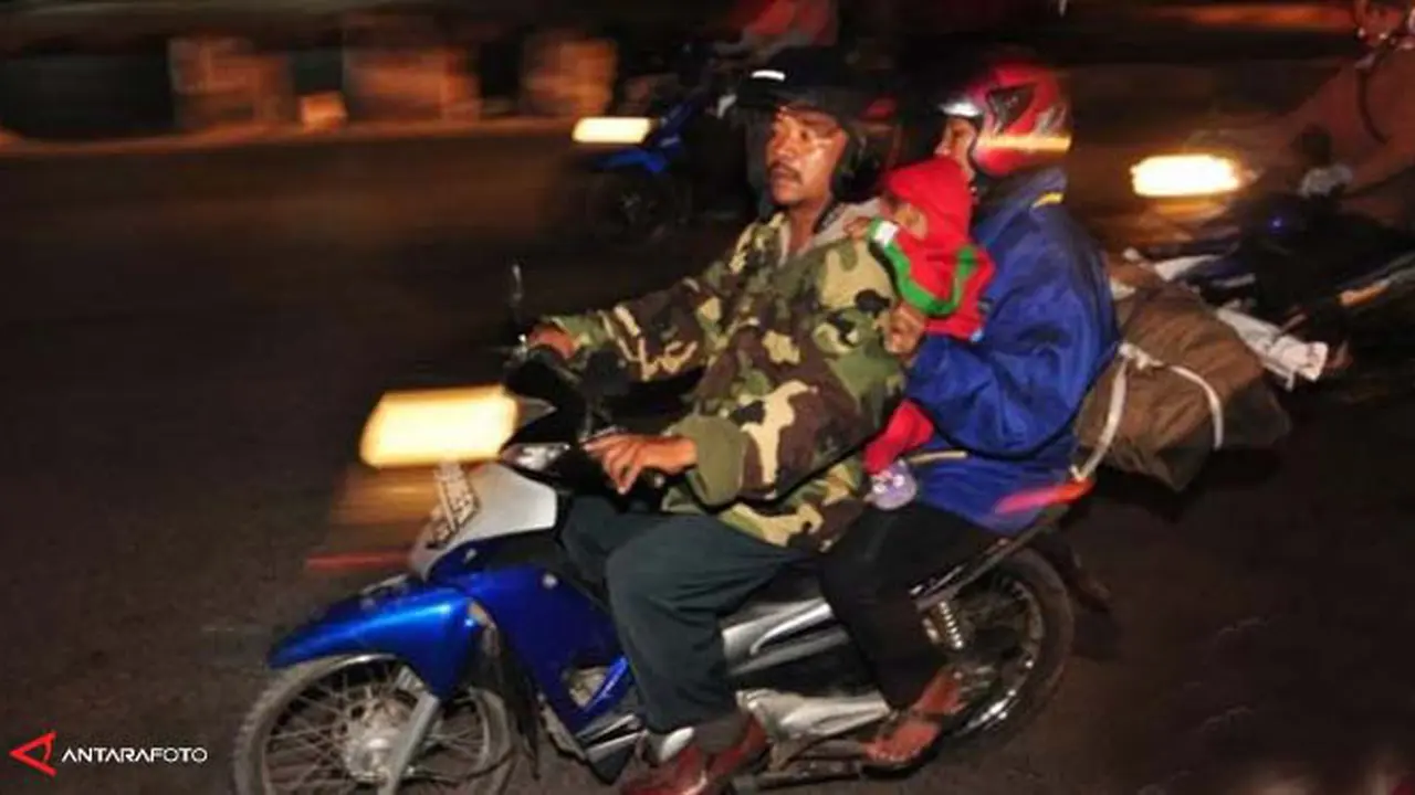 pemudik-motor-130725b.jpg