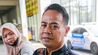Komedian Yadi Sembako memenuhi panggilan penyidik Polres Metro Tangerang Selatan terkait dugaan penipuan dan penggelapan yang menyeret namanya.