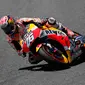 Pembalap Repsol Honda, Dani Pedrosa memacu motornya selama balapan MotoGP Spanyol di Sirkuit Jerez, Minggu (7/5). Pedrosa yang start dari posisi terdepan sukses mempertahankan kecepatannya sebanyak 27 lap hingga garis finish. (AP Photo/Miguel Morenatti)