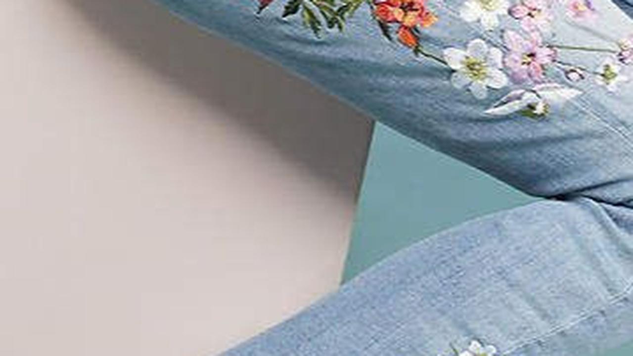 <b>Embroidered Jeans: Jeans dengan Motif Bordir&nbsp; yang Unik</b>