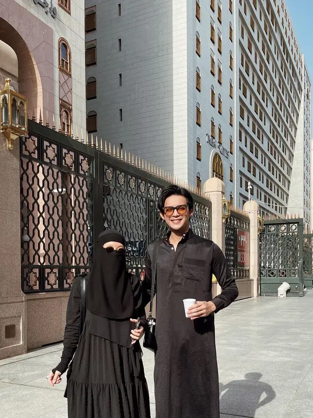 [Fimela] Rey Mbayang dan Dinda Hauw