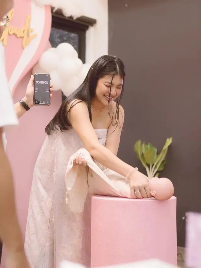 Istri Adipati Dolken Melahirkan