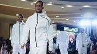 Bintang Arema Cronus Ikuti Jejak Ronaldo Bergaya di Atas Catwalk