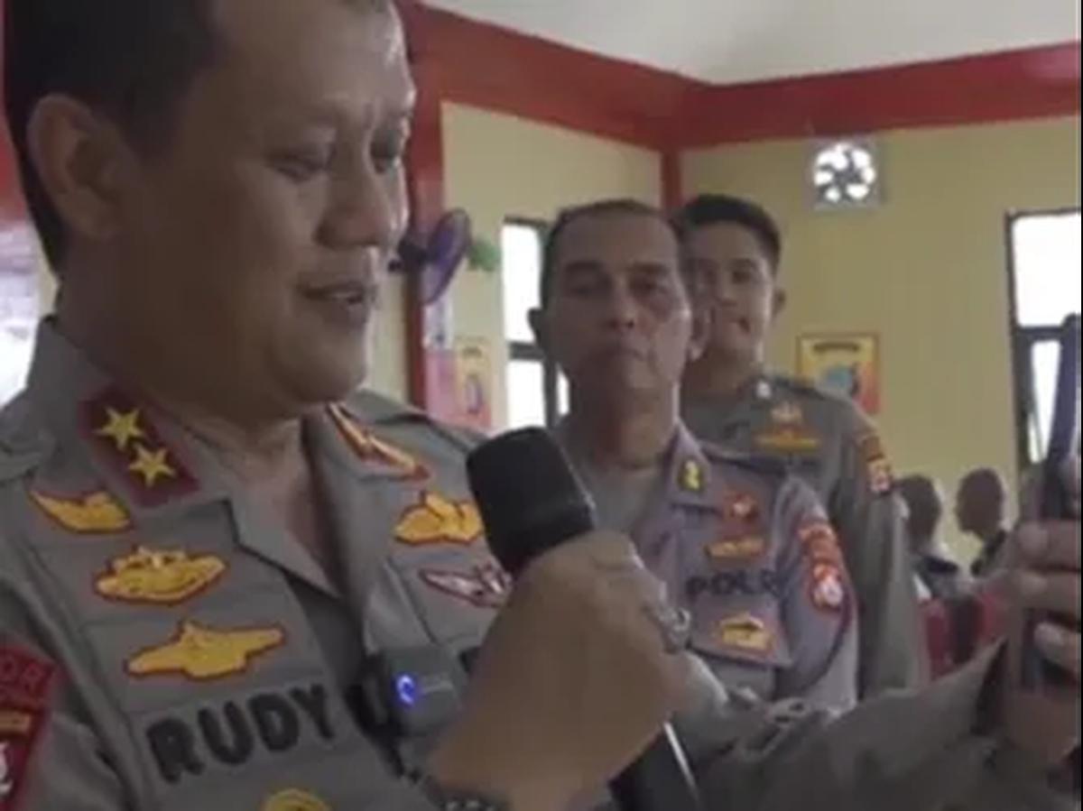 Saling Lempar Doa Siswa Bintara dan Ibunda