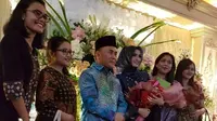Mantan Suami Ussy Sulistiawaty Resmi Lamar Gadis 26 Tahun