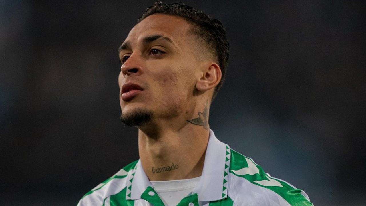 Demi Real Betis, Antony Siap Tunggu Hingga Deadline Day!