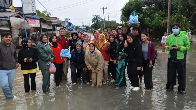 Pengelola Satuan Pelayanan Pemenuhan Gizi (SPPG) mengalihkan fungsi dapur MBG mereka menjadi dapur umum bantu korban banjir Sumatera Utara (Sumut). (Istimewa)