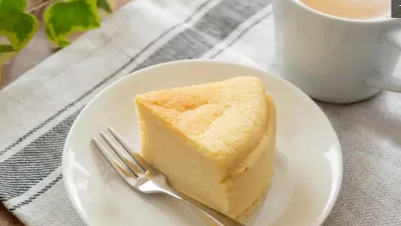 1.	Kue Bolu Kukus Keju