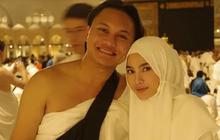8 Potret Cantik Mahalini Pakai Hijab saat Umrah Perdana Bareng Rizky Febian Meski Sedang Hamil Anak Pertama, Pesona Bumil Bikin Pangling