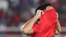 Marselino Ferdinan tak mampu menutupi kekecewaan saat Timnas Indonesia takluk 0-1 dari Filipina dalam laga terakhir Grup B yang digelar di Stadion Manahan, Solo, Sabtu (21/12/2024). (Bola.com/Abdul Aziz)
