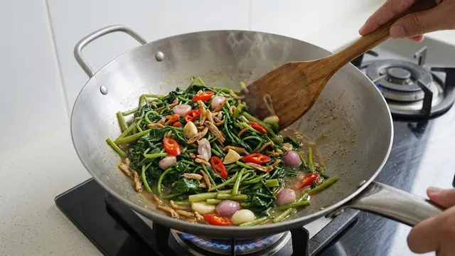 tumis daun ubi jalar