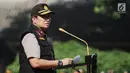 Wakapolda Metro Jaya, Brigjen Pol Purwadi mengenakan rompi memberi sambutan saat apel besar di lapangan Sabhara Mapolda Metro Jaya, Jakarta, Sabtu (12/5). (Liputan6.com/Herman Zakharia)