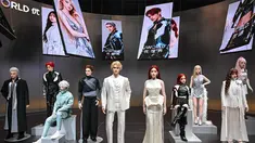 Robot humanoid dipamerkan  saat peluncuran robot humanoid U1 yang diproduksi oleh UWORLD, sebuah merek di bawah UBTECH Robotics, di Shenzhen, provinsi Guangdong, Tiongkok, Selasa (30/06/2026). (AFP/ Adek Berry)