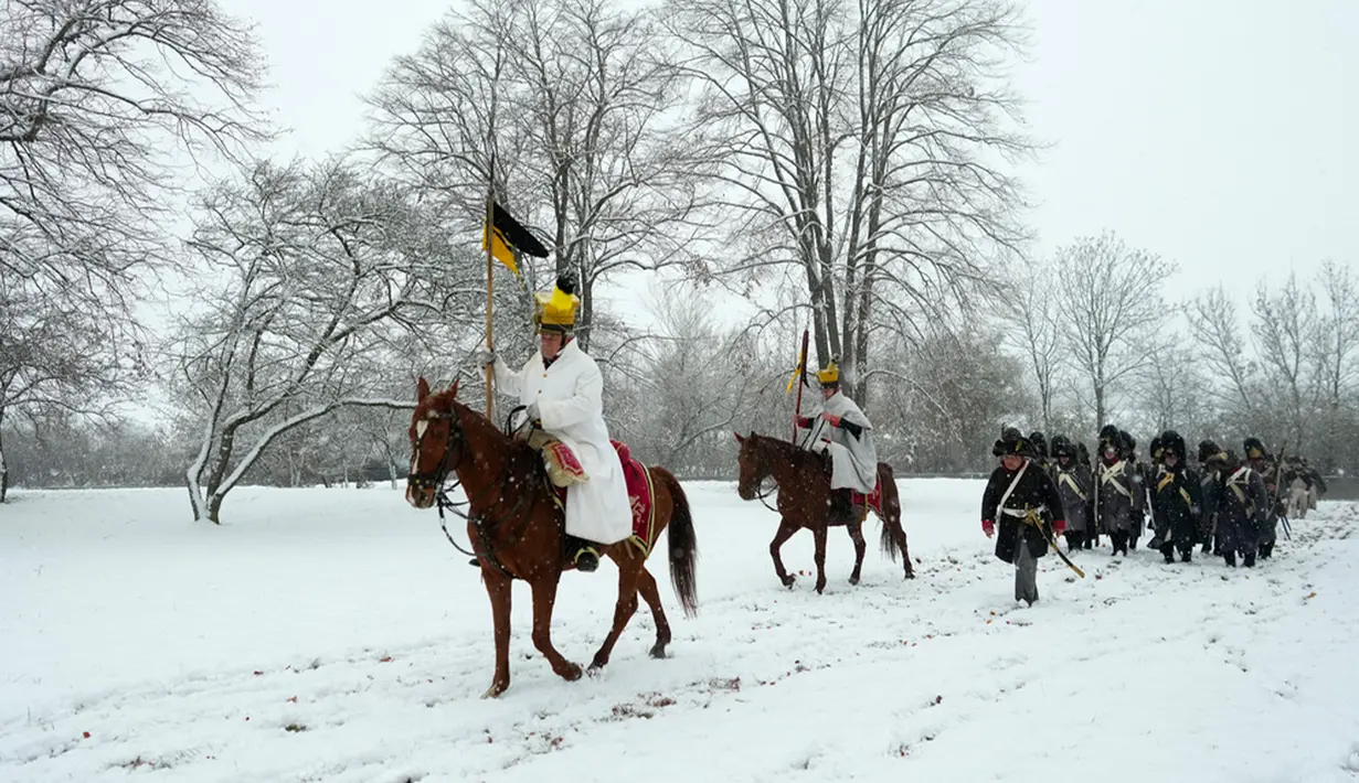 Pasca Revolusi Perancis, di bawah pimpinan Napoleon Bonaparte, angkatan darat melakukan serangan besar-besaran di Eropa. Salah satunya adalah Austerlitz. (AP Photo/Petr David Josek)