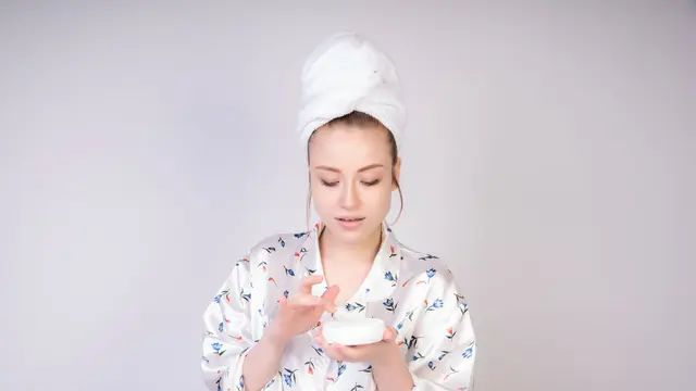 Cara Tepat Eksfoliasi Tubuh untuk Kulit Sehat dan Glowing (photo by freepik.com)