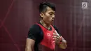 Lifter Indonesia, Deni menghela napas saat berlaga pada Asian Games 2018 di JIExpo, Jakarta, Rabu (22/8). (Bola.com/Vitalis Yogi Trisna)
