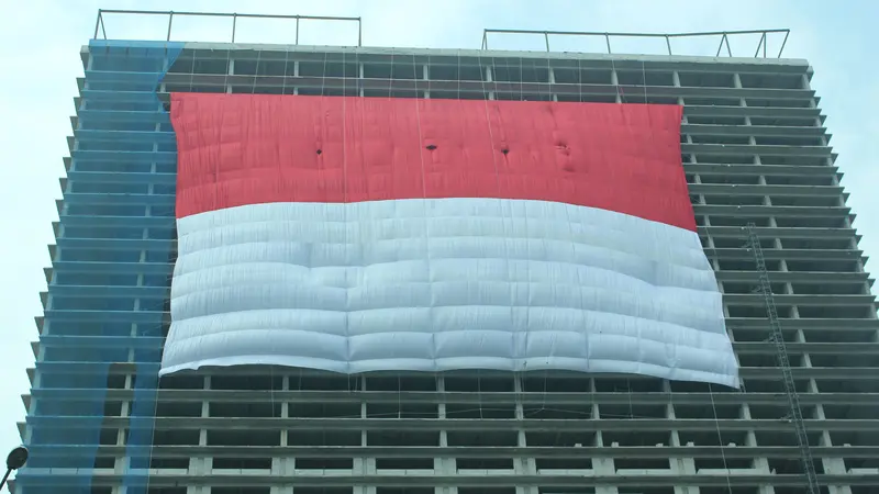 Bendera terbesar berkibar di tangerang