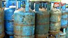 Teror tabung tiga kilogram akhirnya memaksa Pertamina mengeluarkan kebijakan penggantian aksesoris, meski sampai hari ini belum terlaksana dan baru sebatas janji. 