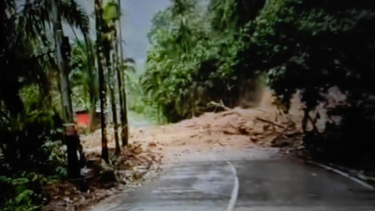 Akses Jalan Lubuk Basung-Bukittinggi Lumpuh Total Akibat Tanah Longsor Berulang