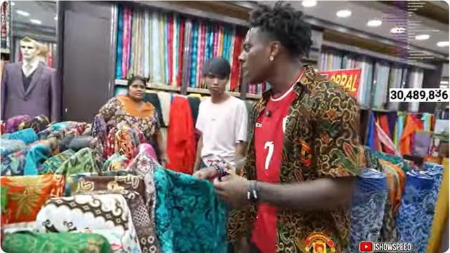 7 Potret Streamer YouTube IShowSpeed Kunjungi Kota Tua Jakarta, Coba Nasi Padang