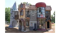 Kakek Ini Bangun Taman Bermain ala Hogwarts, 6 Hasilnya Bikin Takjub