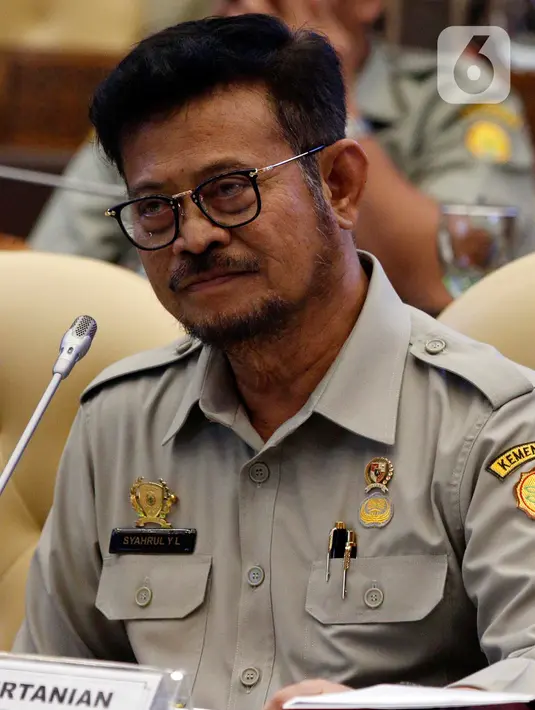 Menteri Pertanian Syahrul Yasin Limpo saat rapat kerja dengan Komisi IV DPR di Gedung Nusantara, Kompleks Parlemen, Senayan, Jakarta, Senin (17/2/2020). Rapat ini tindak lanjut dari Rapat Dengar Pendapat (RDP) sebelumnya terkait program kerja tahun anggaran 2020. (Liputan6.com/Johan Tallo)