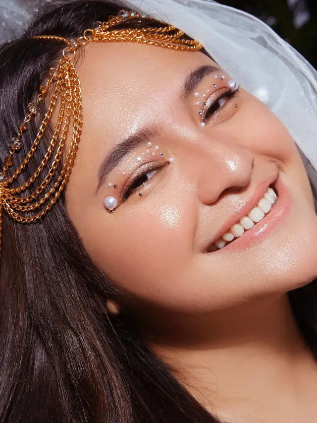 Marshanda tampil cantik dalam pemotretan terbaru (Foto oleh: @dariusmanihuruk, sumber Instagram @marshanda99)