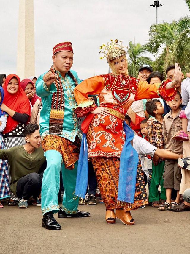 [Bintang] Angel Lelga dan Vicky Prasetyo